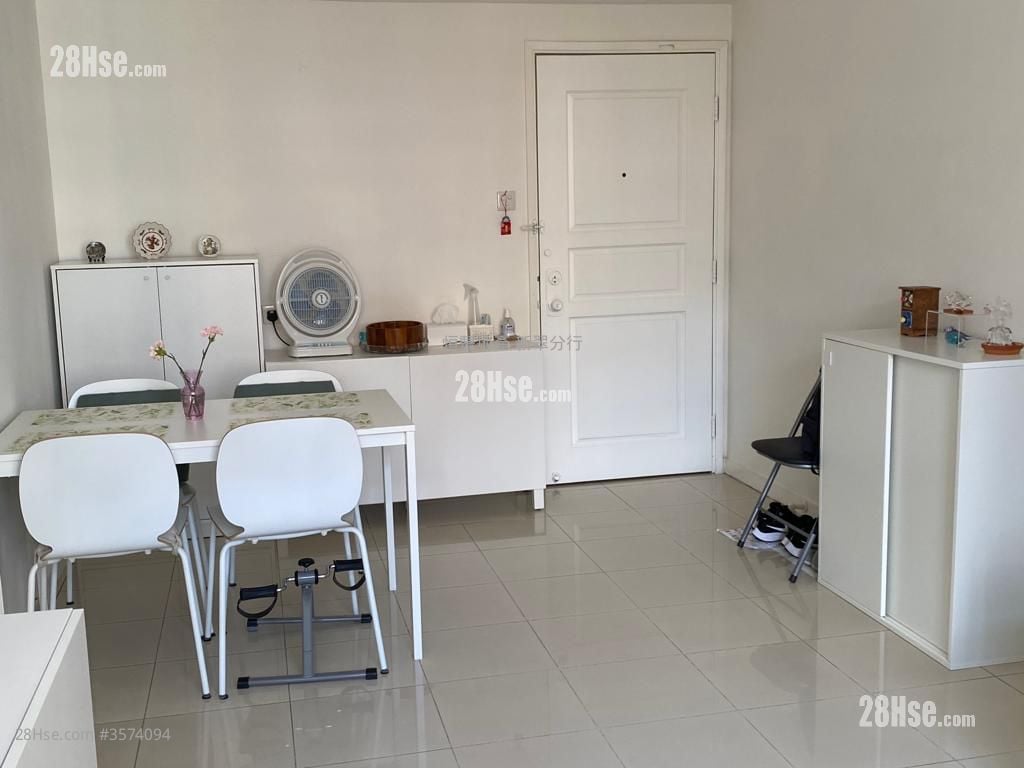 Greenwood Terrace Sell 3 Bedrooms , 2 Bathrooms 757 ft²