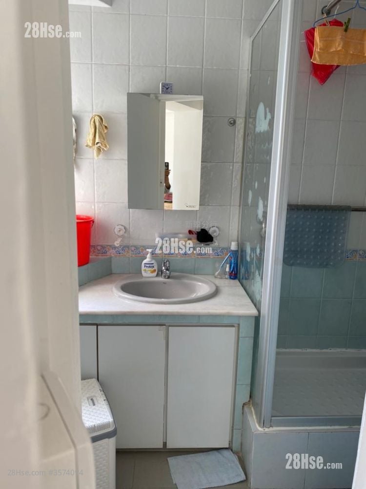 Greenwood Terrace Sell 3 Bedrooms , 2 Bathrooms 757 ft²