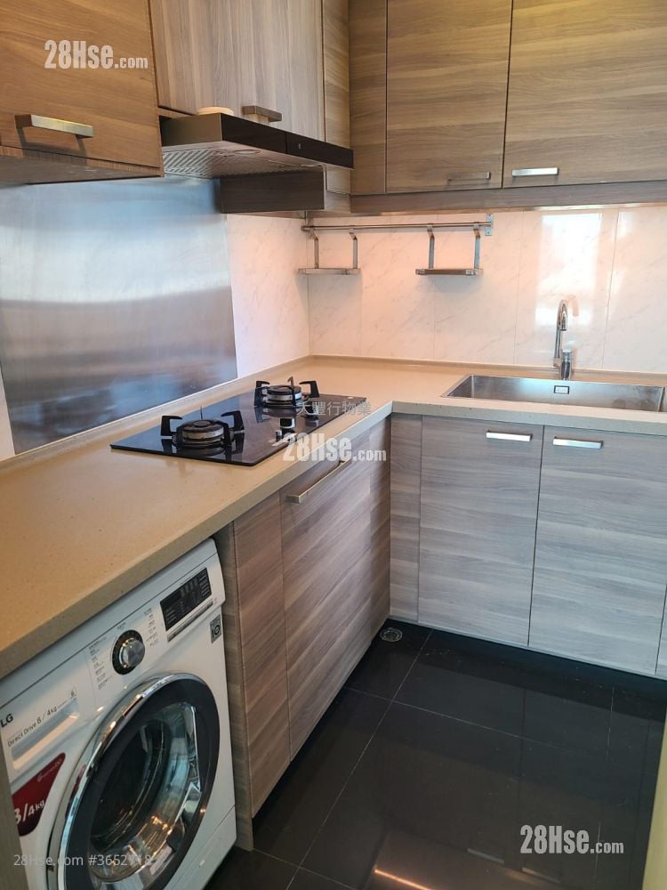 Grand Excelsior Sell 2 Bedrooms , 2 Bathrooms 676 ft²