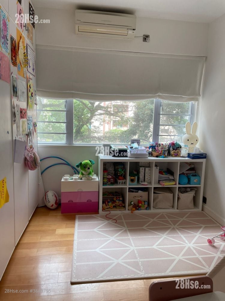 Greenview Gardens Sell 4 Bedrooms , 2 Bathrooms 1,322 ft²