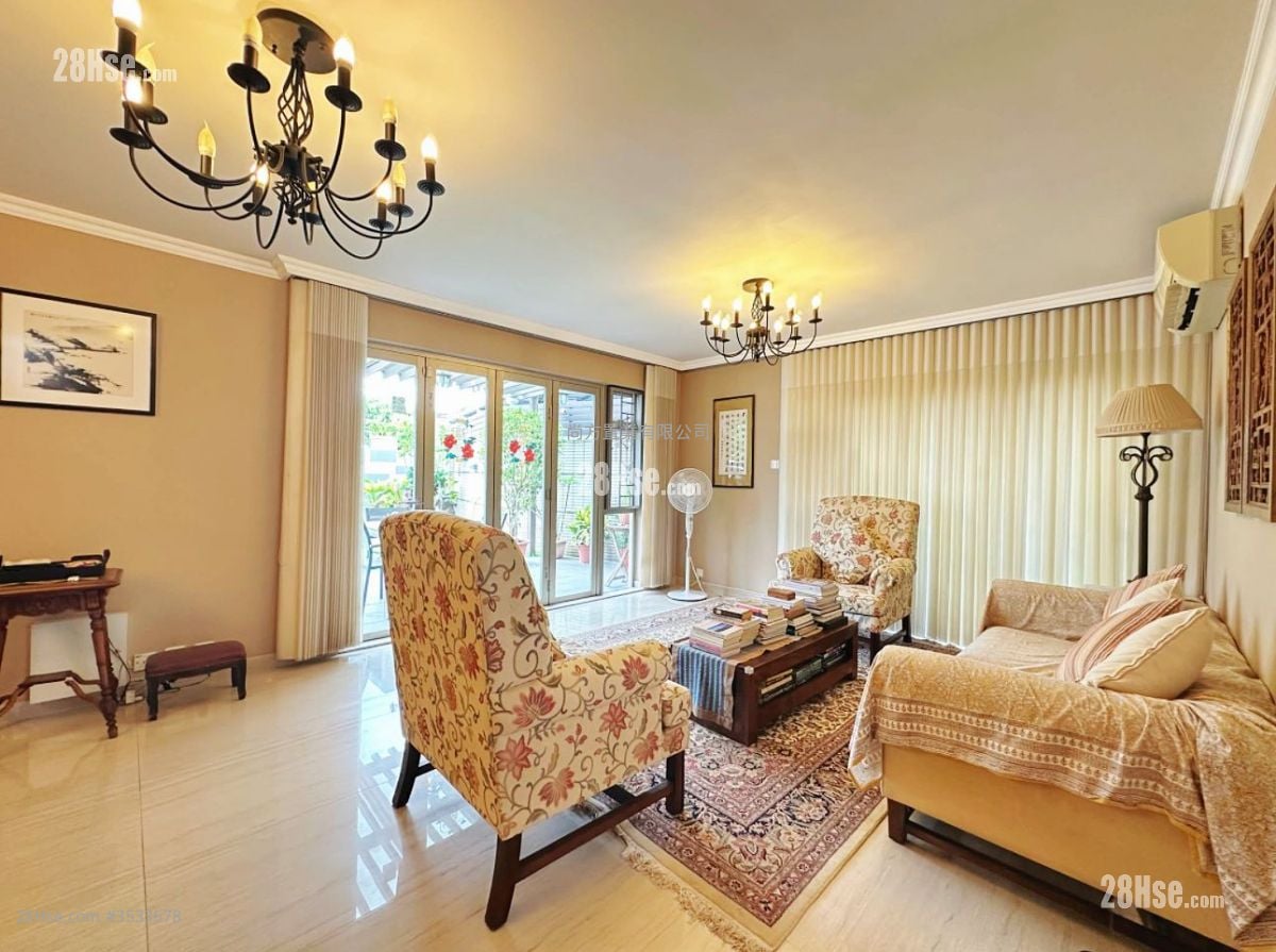 Village Sell 5+ Bedrooms , 5+ Bathrooms 2,100 ft²