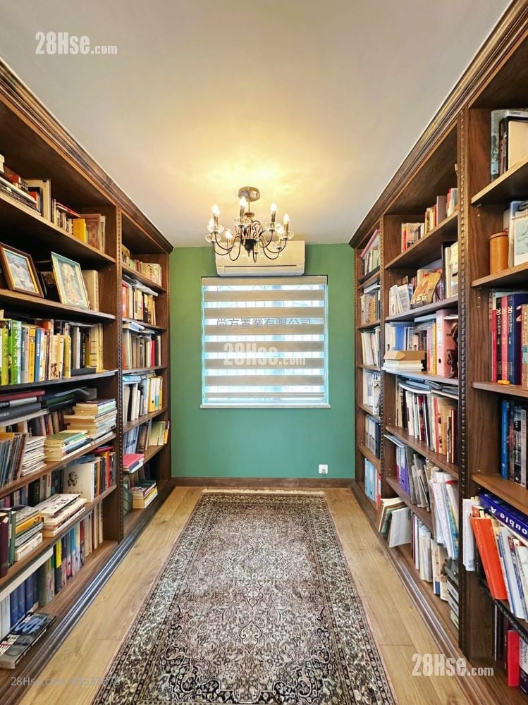 Village Sell 5+ Bedrooms , 5+ Bathrooms 2,100 ft²