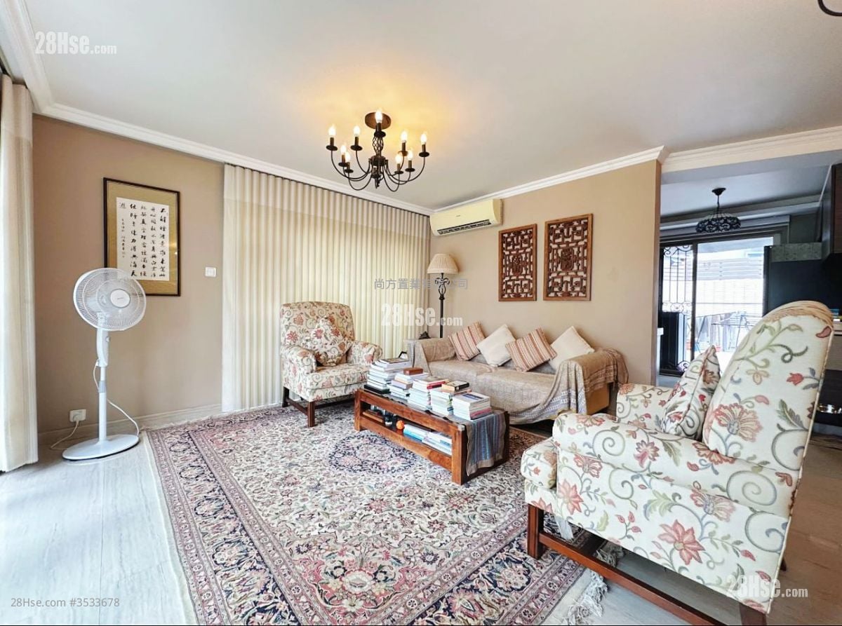 Village Sell 5+ Bedrooms , 5+ Bathrooms 2,100 ft²