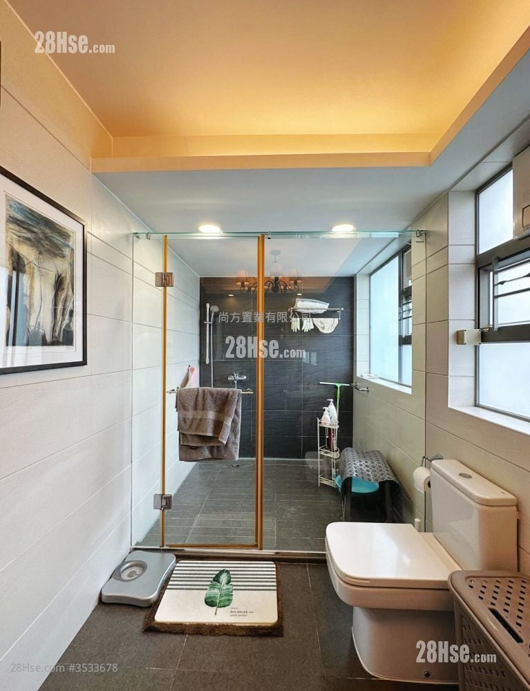 Village Sell 5+ Bedrooms , 5+ Bathrooms 2,100 ft²