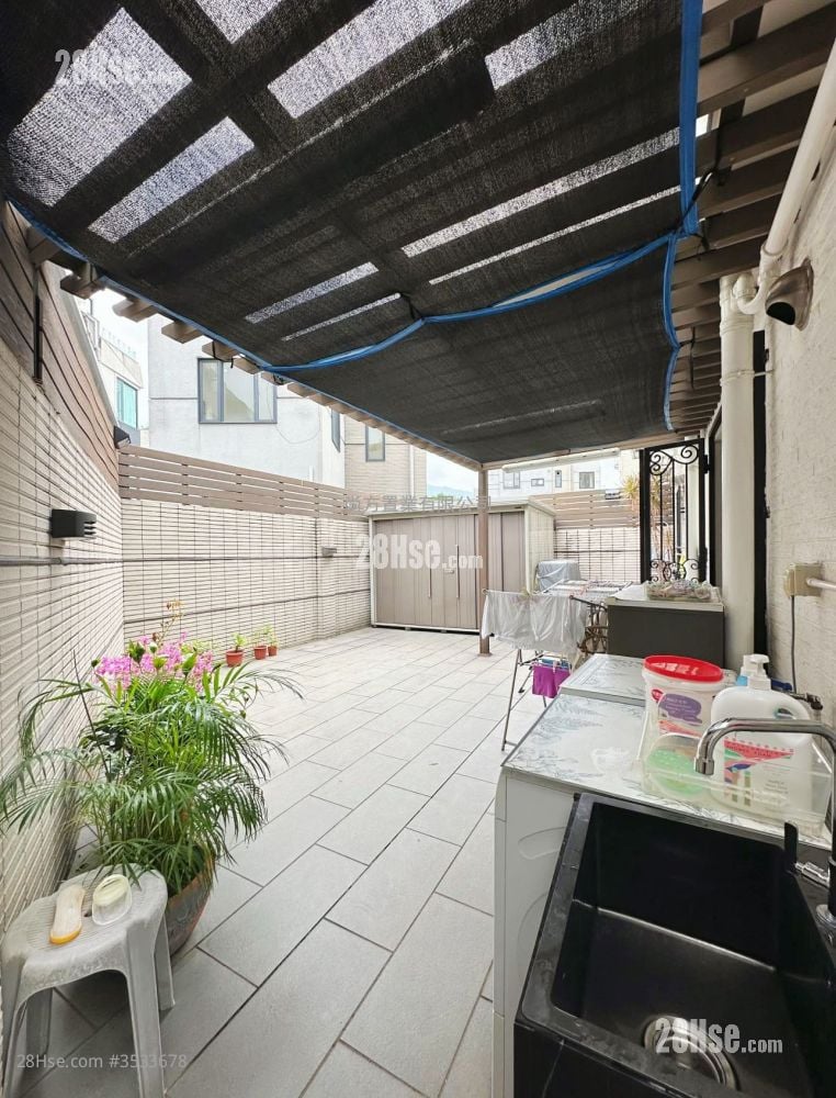 Village Sell 5+ Bedrooms , 5+ Bathrooms 2,100 ft²