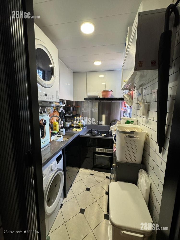 Shan Lai Court Sell 2 Bedrooms , 1 Bathroom 379 ft²