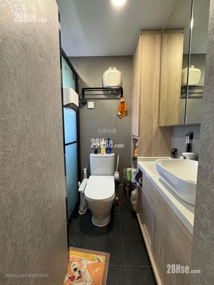 Shan Lai Court Sell 2 Bedrooms , 1 Bathroom 379 ft²