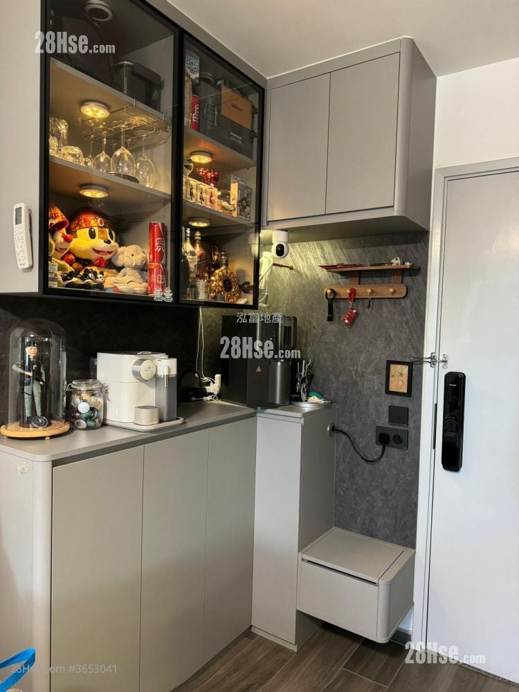 Shan Lai Court Sell 2 Bedrooms , 1 Bathroom 379 ft²