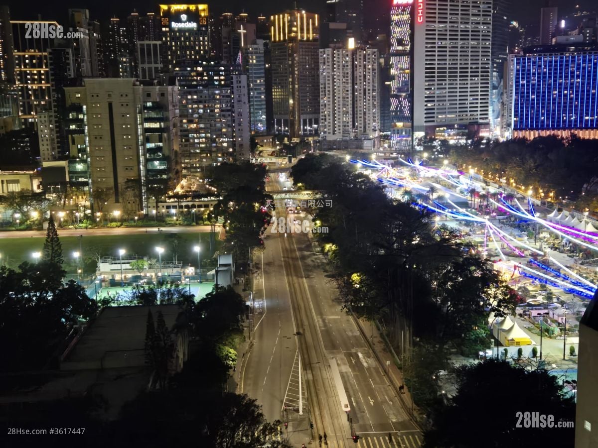 Hung On Building Sell 3 Bedrooms , 1 Bathroom 724 ft²