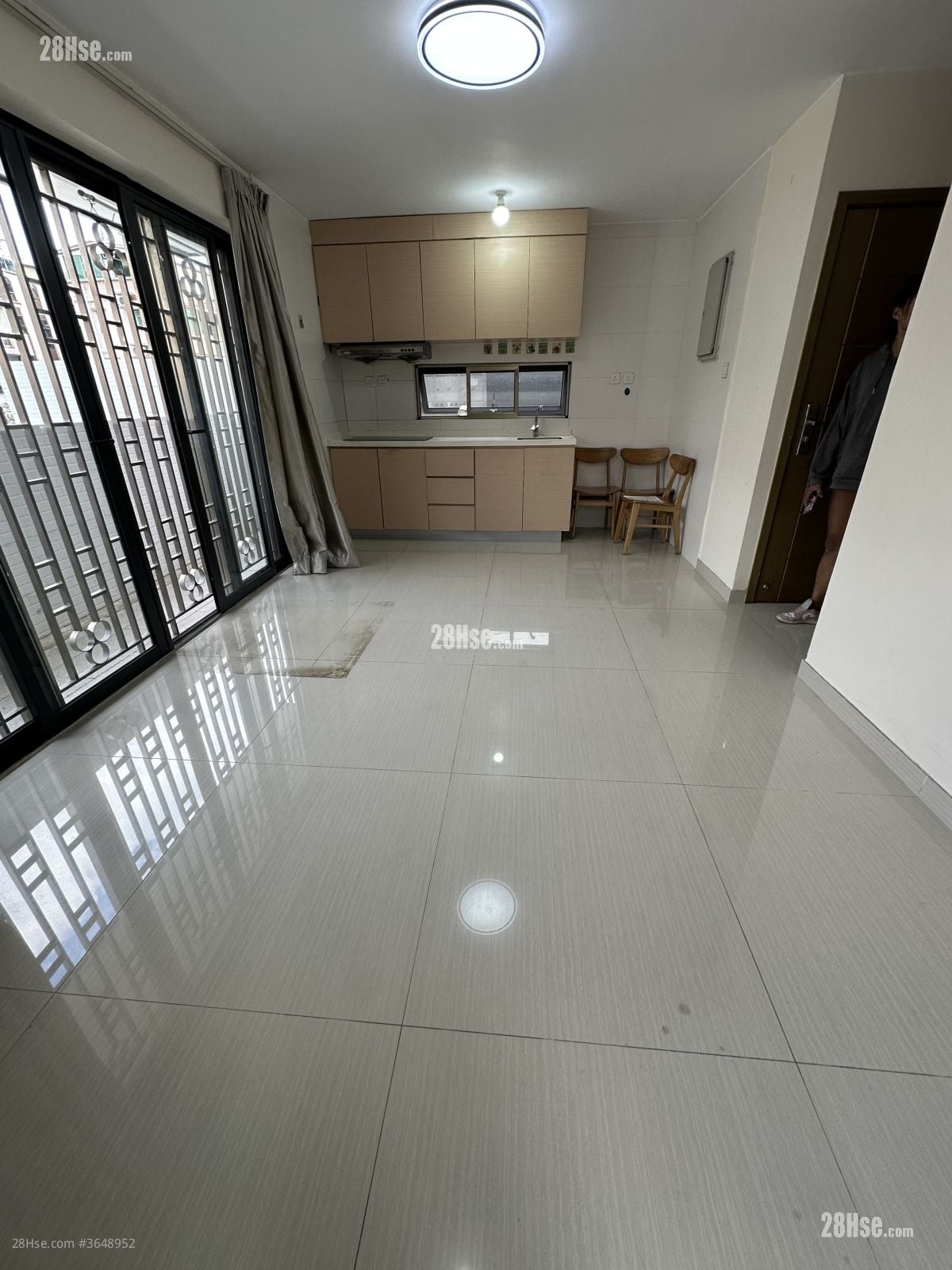 Tsing Chuen Wai Rental 3 Bedrooms , 2 Bathrooms 653 ft²