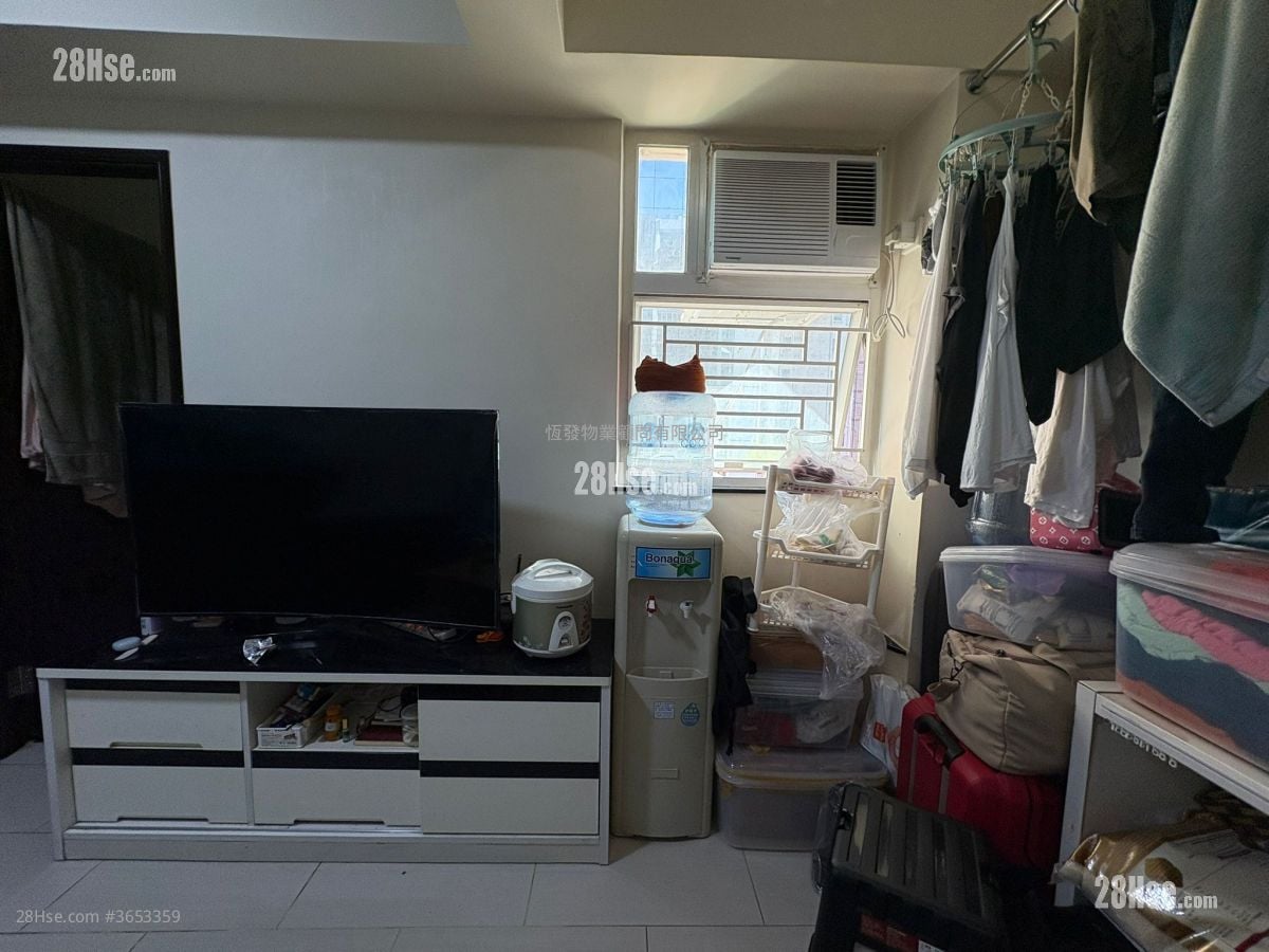 Lising Court Sell 2 Bedrooms , 1 Bathroom 325 ft²