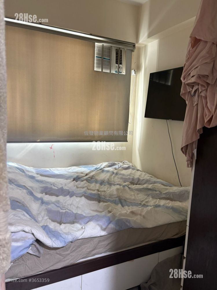 Lising Court Sell 2 Bedrooms , 1 Bathroom 325 ft²