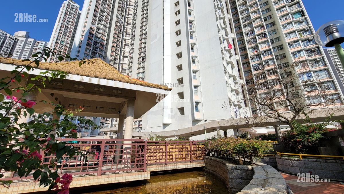 Hong Nga Court Sell 3 Bedrooms , 1 Bathroom 606 ft²