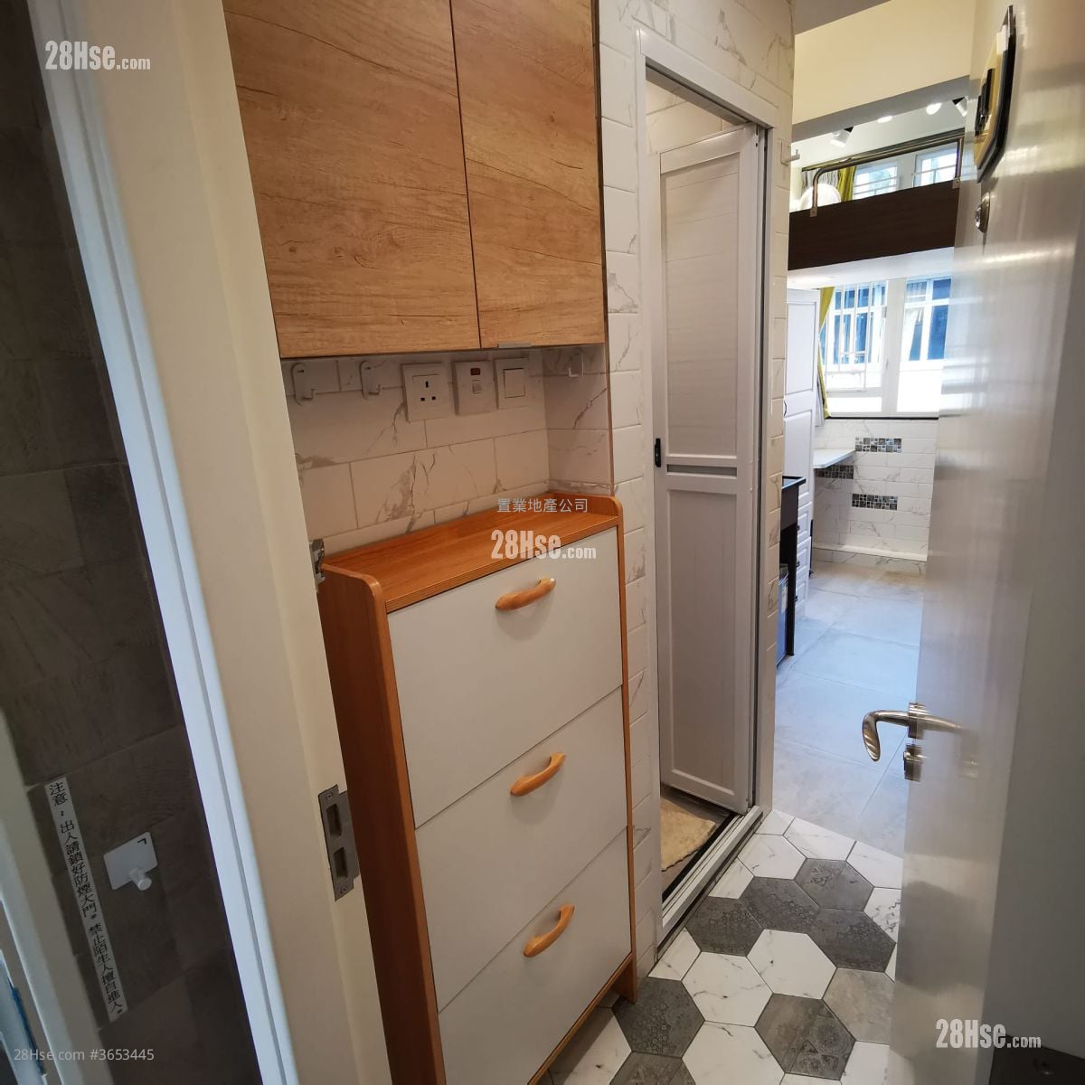 单幢楼房 租盘 开放式间隔 , 1 浴室 130 平方尺