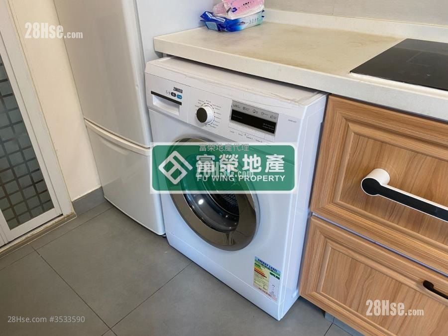 Kings Court Sell 1 Bedroom , 1 Bathroom 292 ft²