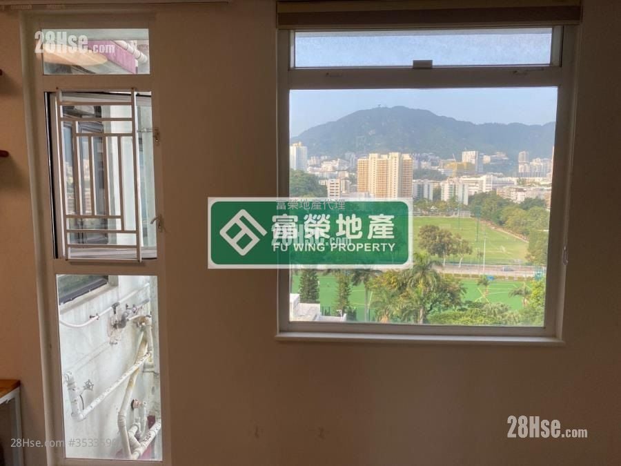 Kings Court Sell 1 Bedroom , 1 Bathroom 292 ft²