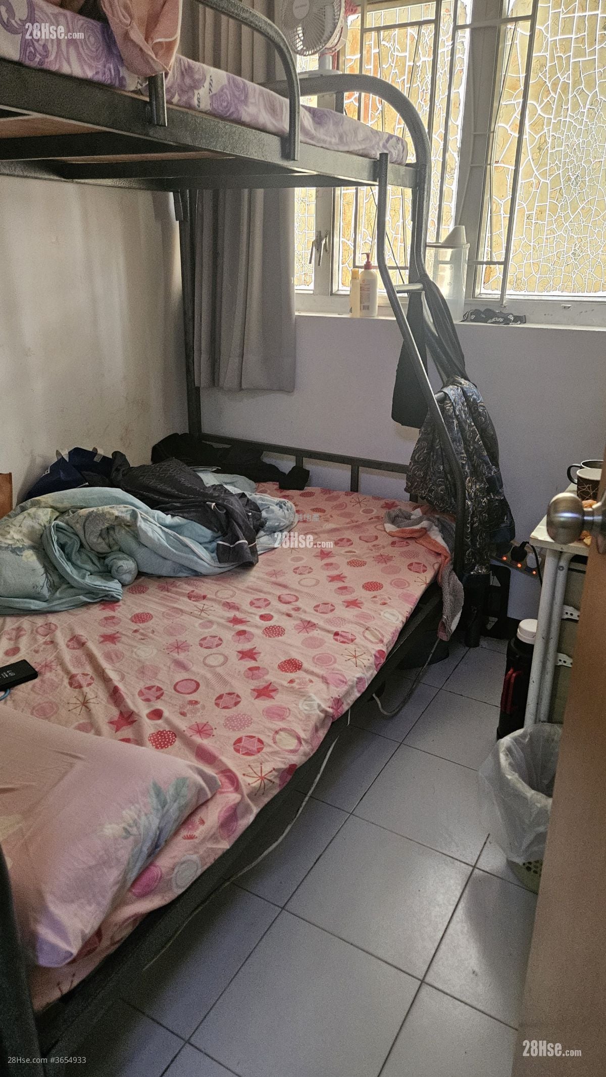 唐楼 售盘 4 房 , 2 浴室 614 平方尺