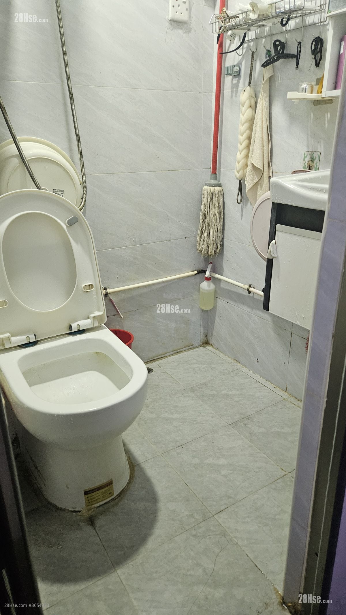 唐楼 售盘 4 房 , 2 浴室 614 平方尺