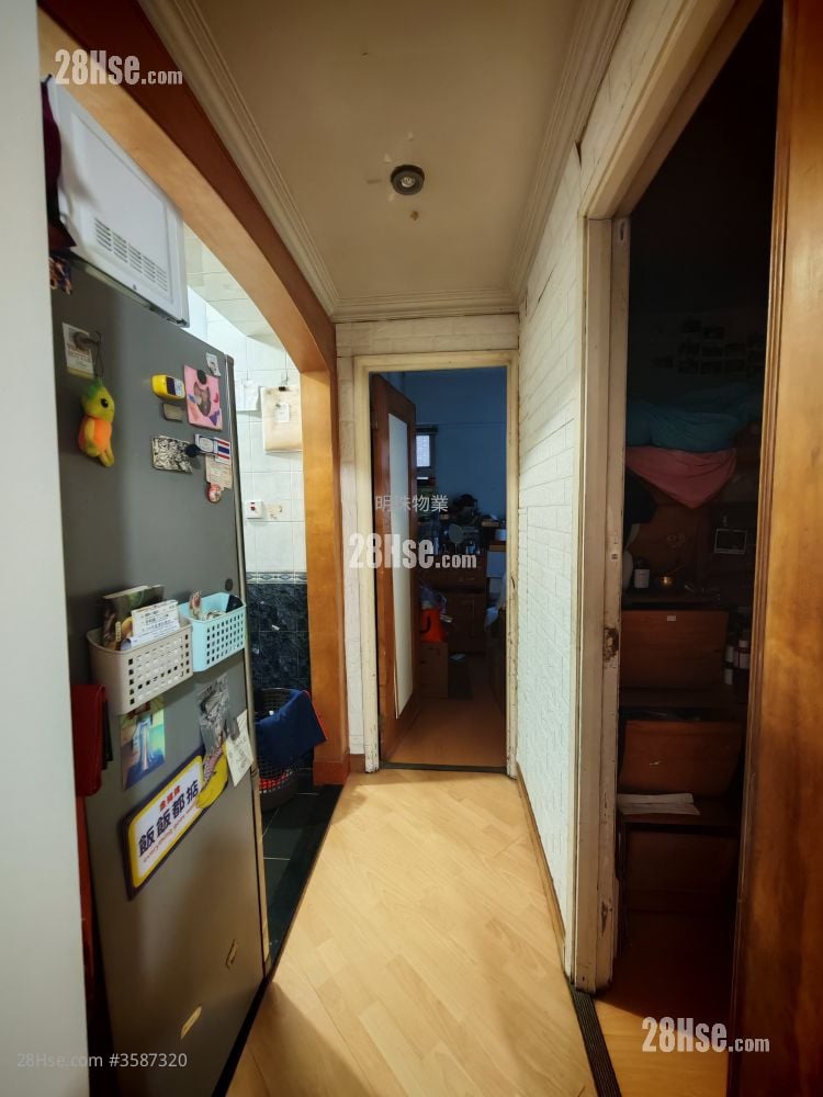 Pao Woo Mansion Sell 2 Bedrooms , 1 Bathroom 376 ft²