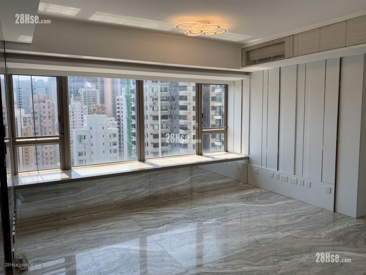 Centrepoint Sell 3 Bedrooms , 2 Bathrooms 743 ft²