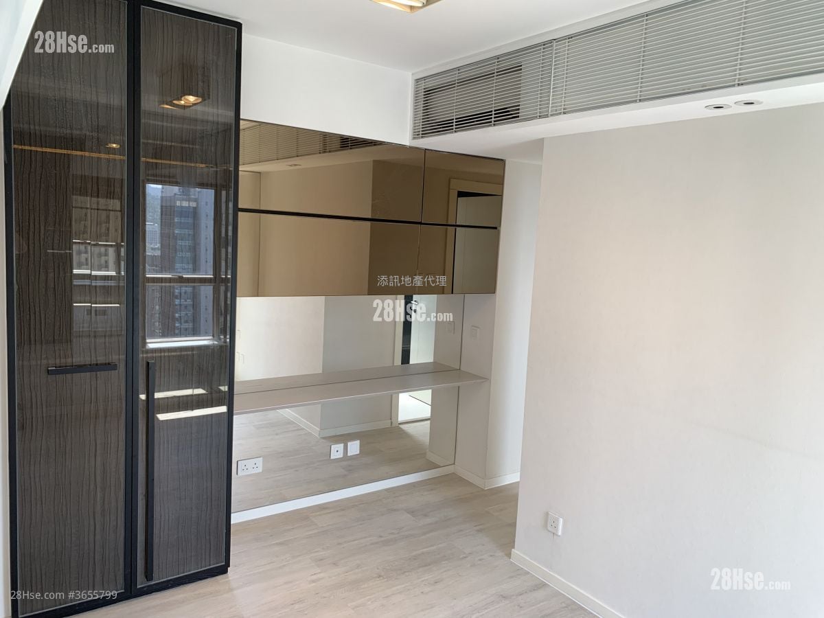 Centrepoint Sell 3 Bedrooms , 2 Bathrooms 743 ft²