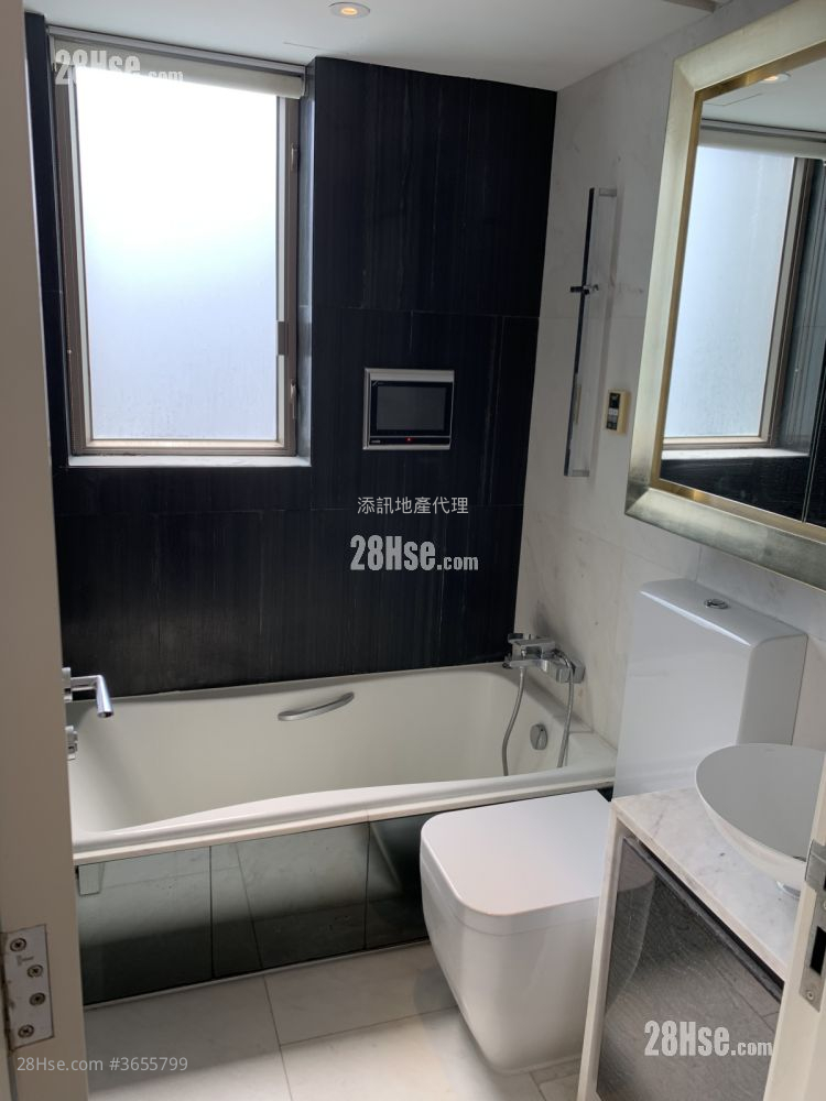 Centrepoint Sell 3 Bedrooms , 2 Bathrooms 743 ft²