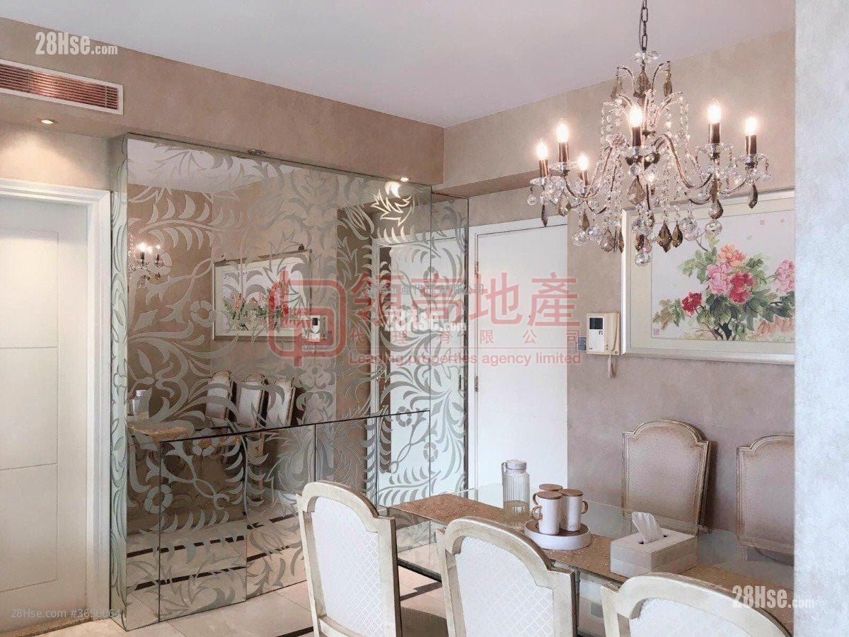 The Arch Sell 3 Bedrooms , 2 Bathrooms 934 ft²