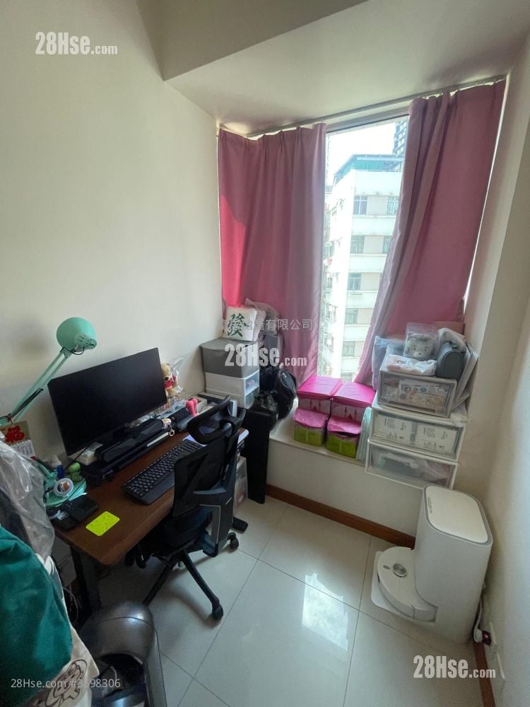 One New York Sell 2 Bedrooms , 1 Bathroom 460 ft²