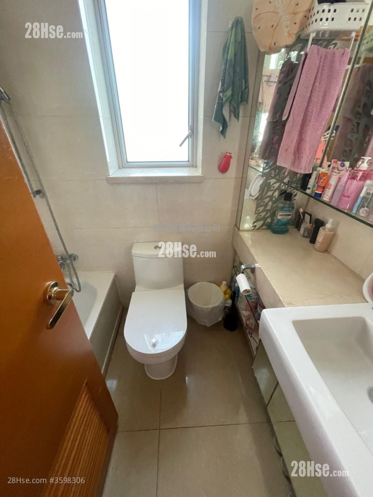 One New York Sell 2 Bedrooms , 1 Bathroom 460 ft²