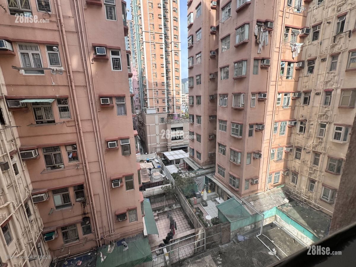 Sun Shing Centre Sell 2 Bedrooms , 1 Bathroom 290 ft²