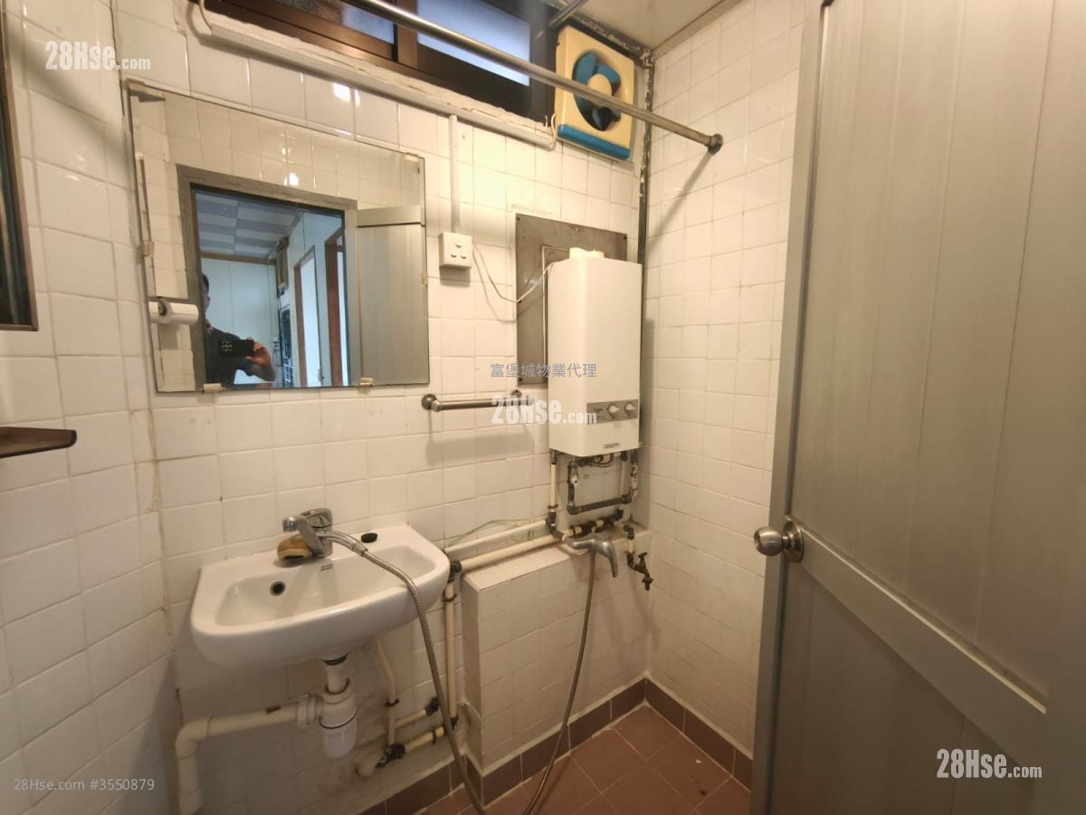 Kwong Yuen Estate Sell 2 Bedrooms , 1 Bathroom 443 ft²