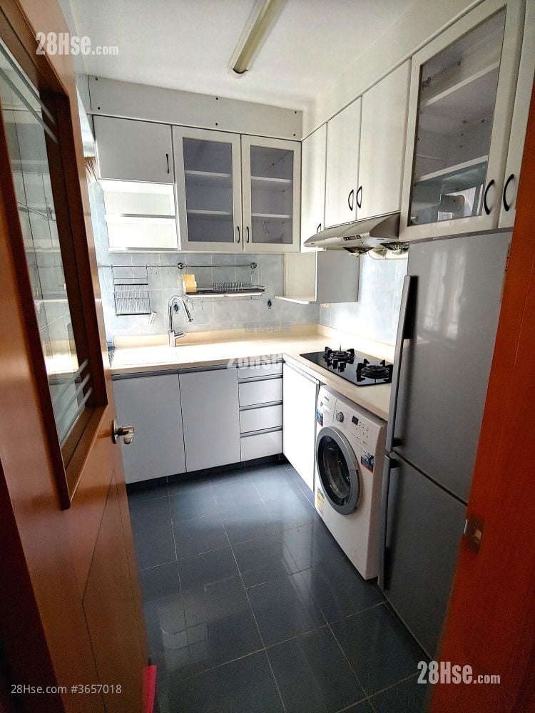 Greenview Court Sell 2 Bedrooms , 1 Bathroom 477 ft²