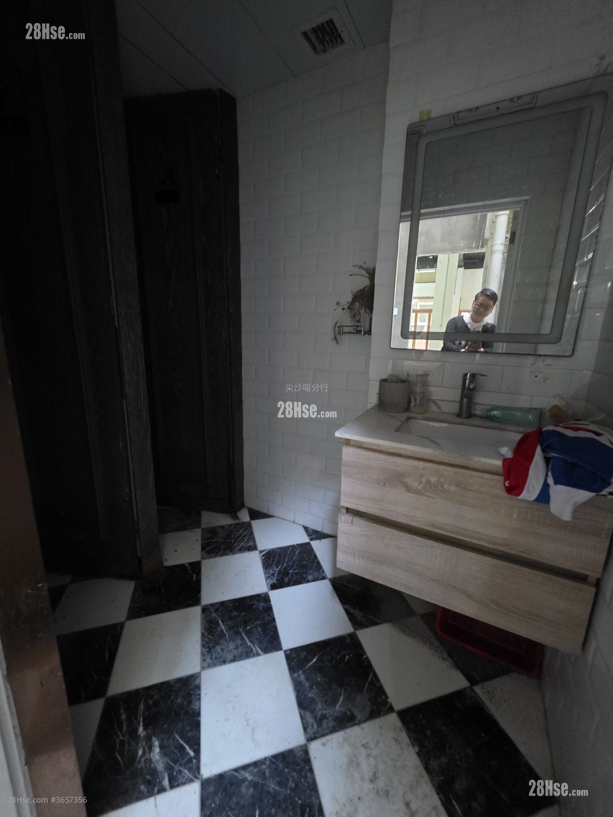 Wai Hang Building Rental