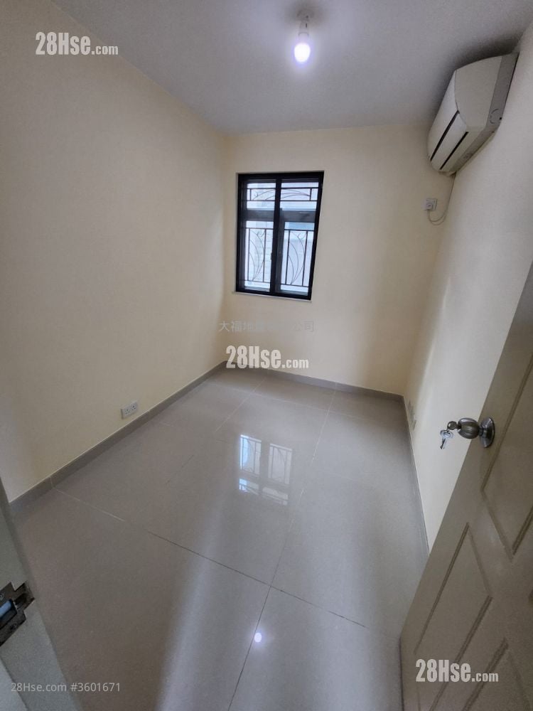 Village Rental 3 Bedrooms , 1 Bathroom 700 ft²