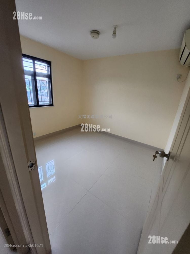 Village Rental 3 Bedrooms , 1 Bathroom 700 ft²