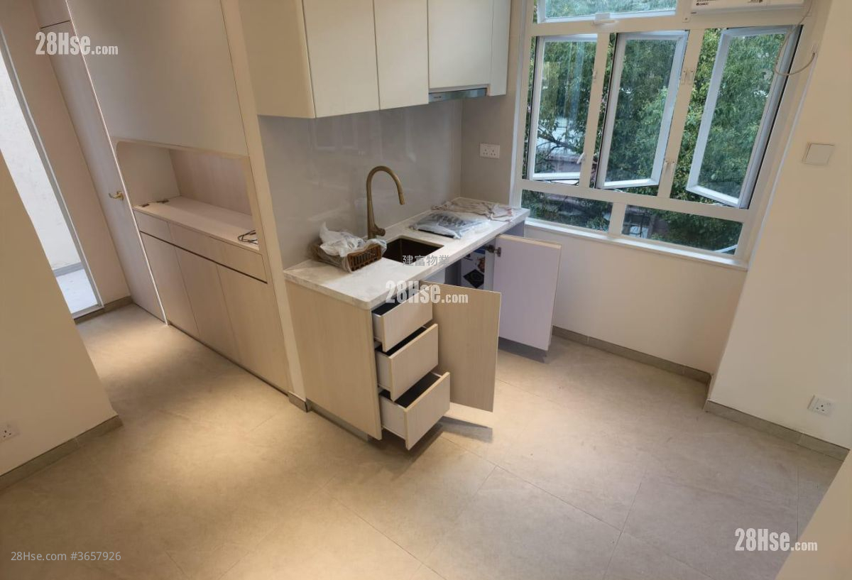 宏發大廈 售盤 2 房 , 1 浴室 269 平方呎