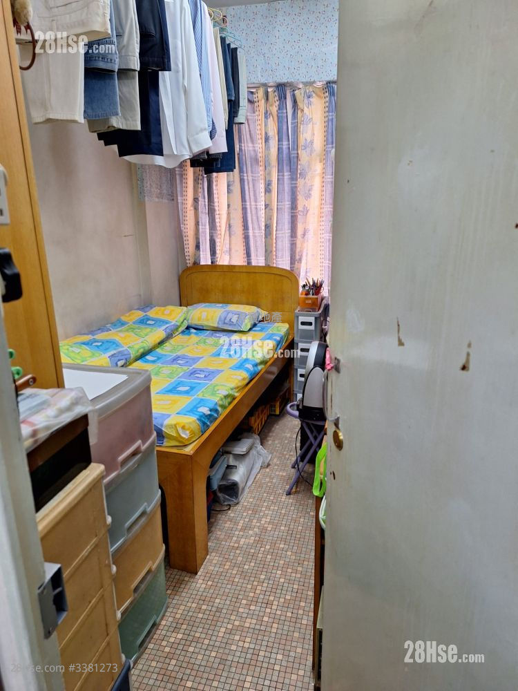 Apartment Sell 2 Bedrooms , 1 Bathroom 328 ft²