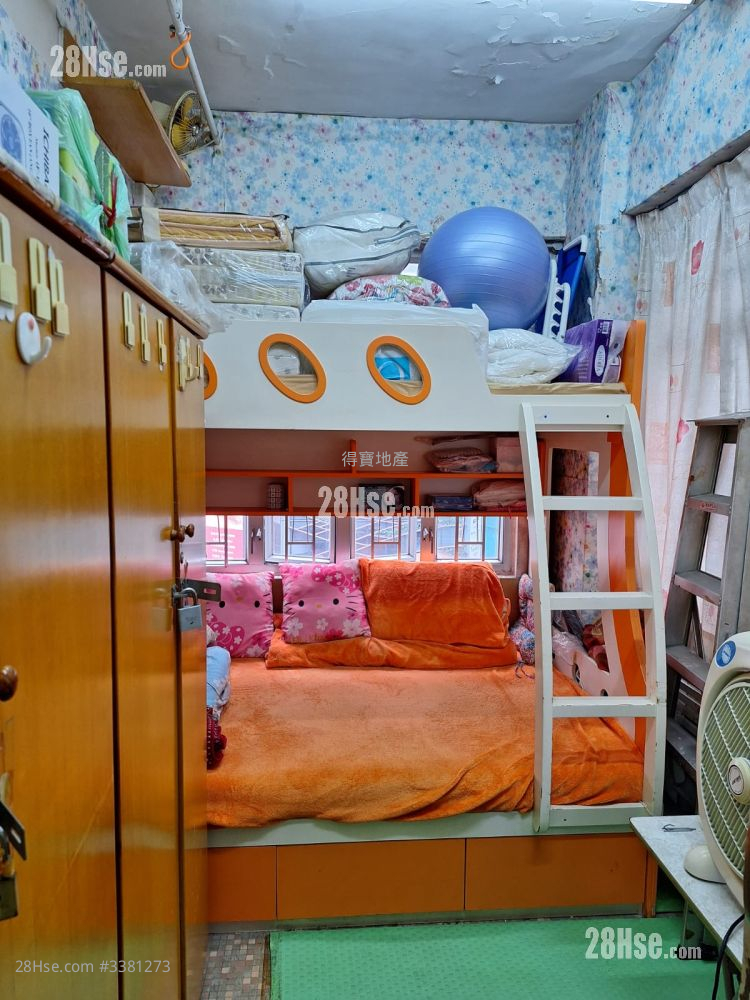 Apartment Sell 2 Bedrooms , 1 Bathroom 328 ft²