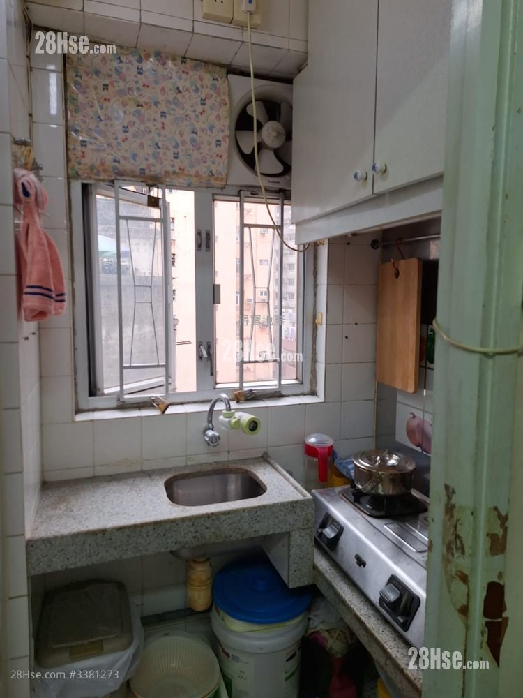 Apartment Sell 2 Bedrooms , 1 Bathroom 328 ft²