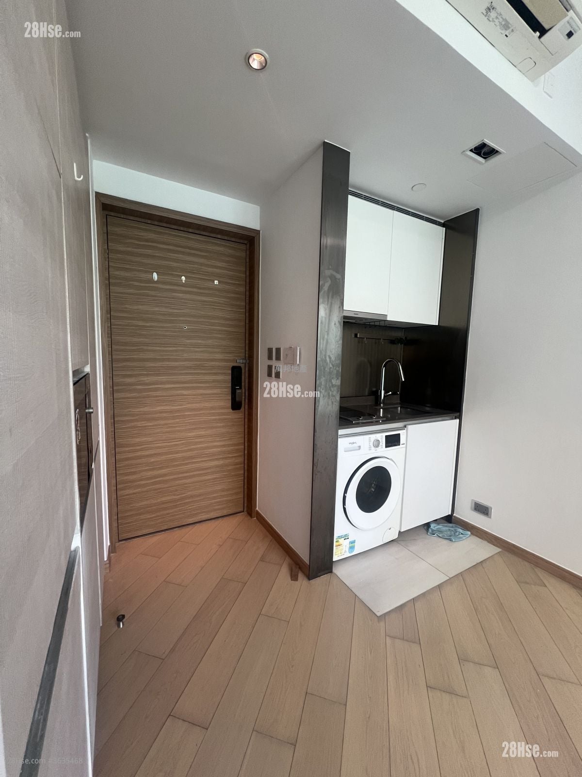 倚南 售盘 1 房 320 平方尺