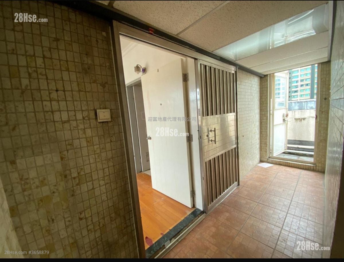 Hunghom Bay Centre Sell 2 Bedrooms , 1 Bathroom 465 ft²