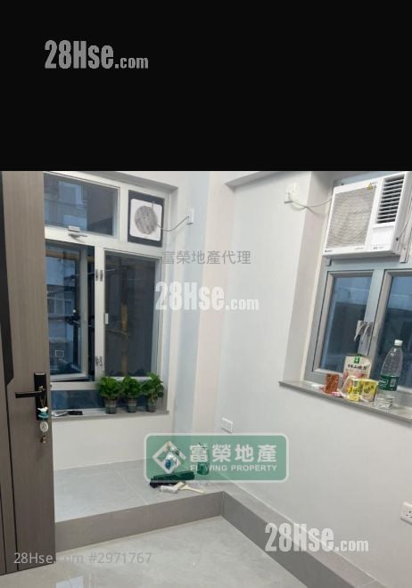 Tsung Nga Building Sell 3 Bedrooms 524 ft²