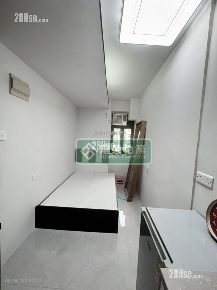 Tsung Nga Building Sell 3 Bedrooms 524 ft²