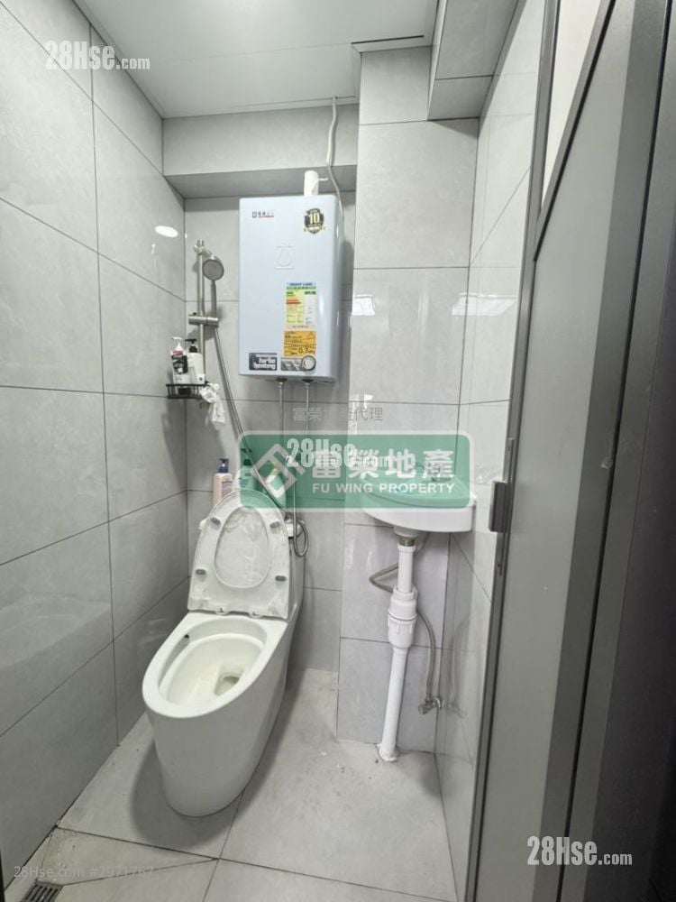 Tsung Nga Building Sell 3 Bedrooms 524 ft²