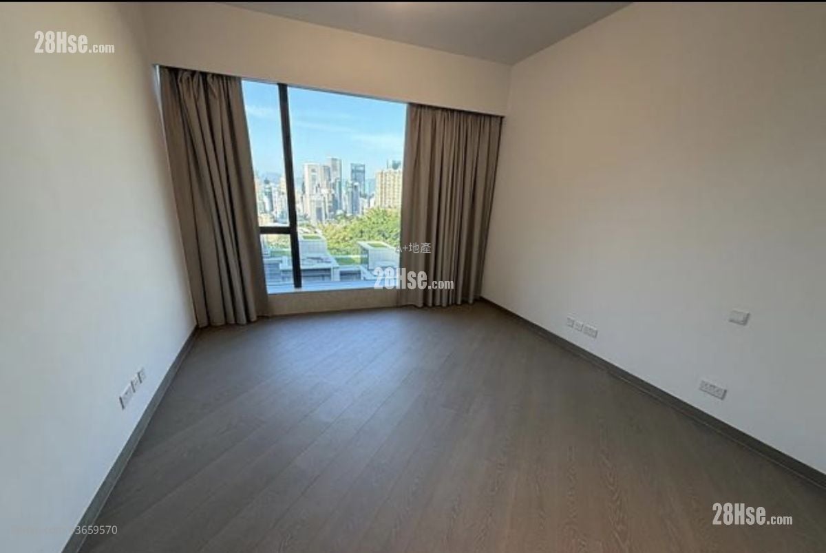 Central Peak Rental 4 Bedrooms , 3 Bathrooms 2,104 ft²