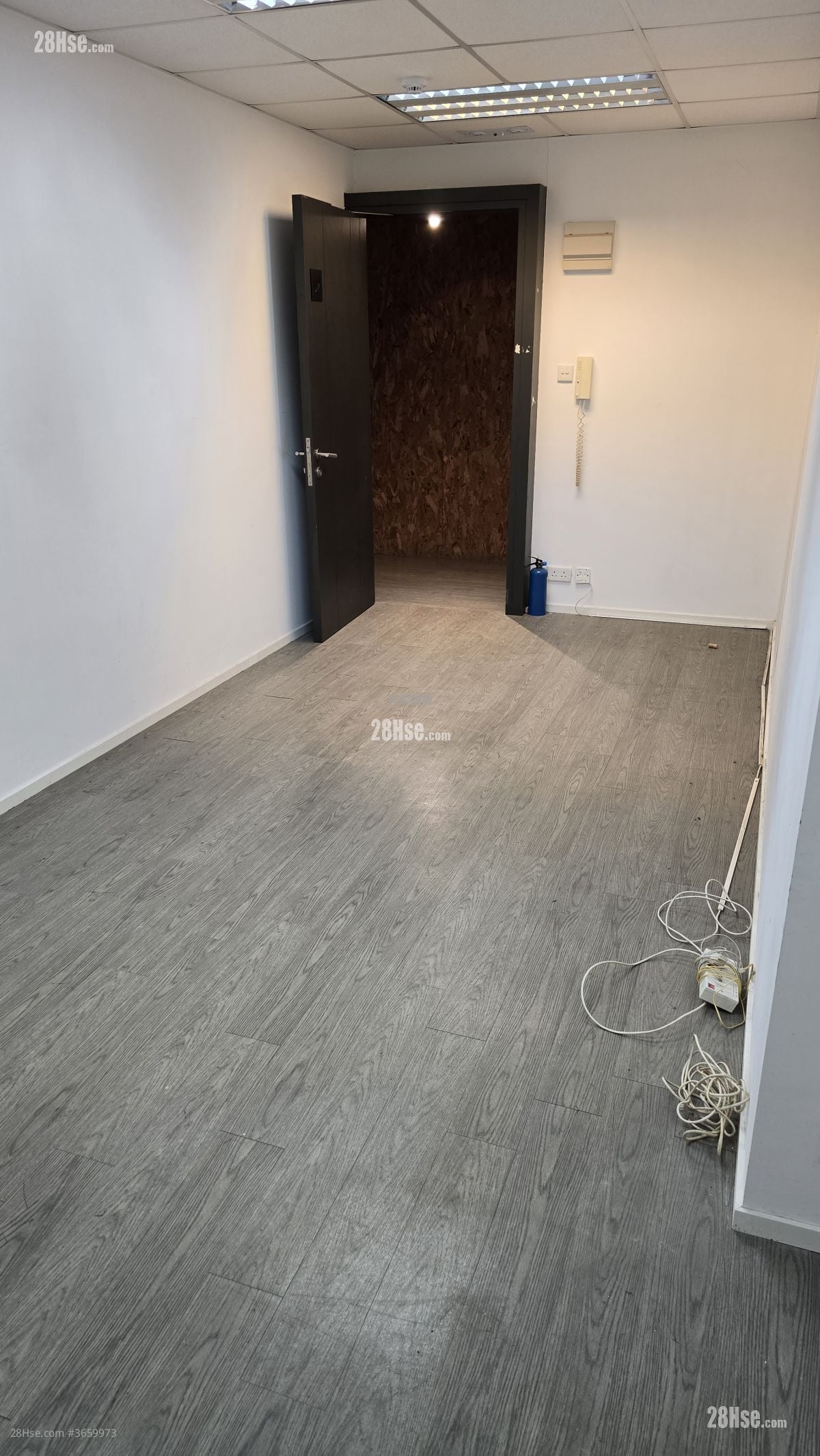 贵盛工业大厦 租盘 180 平方尺