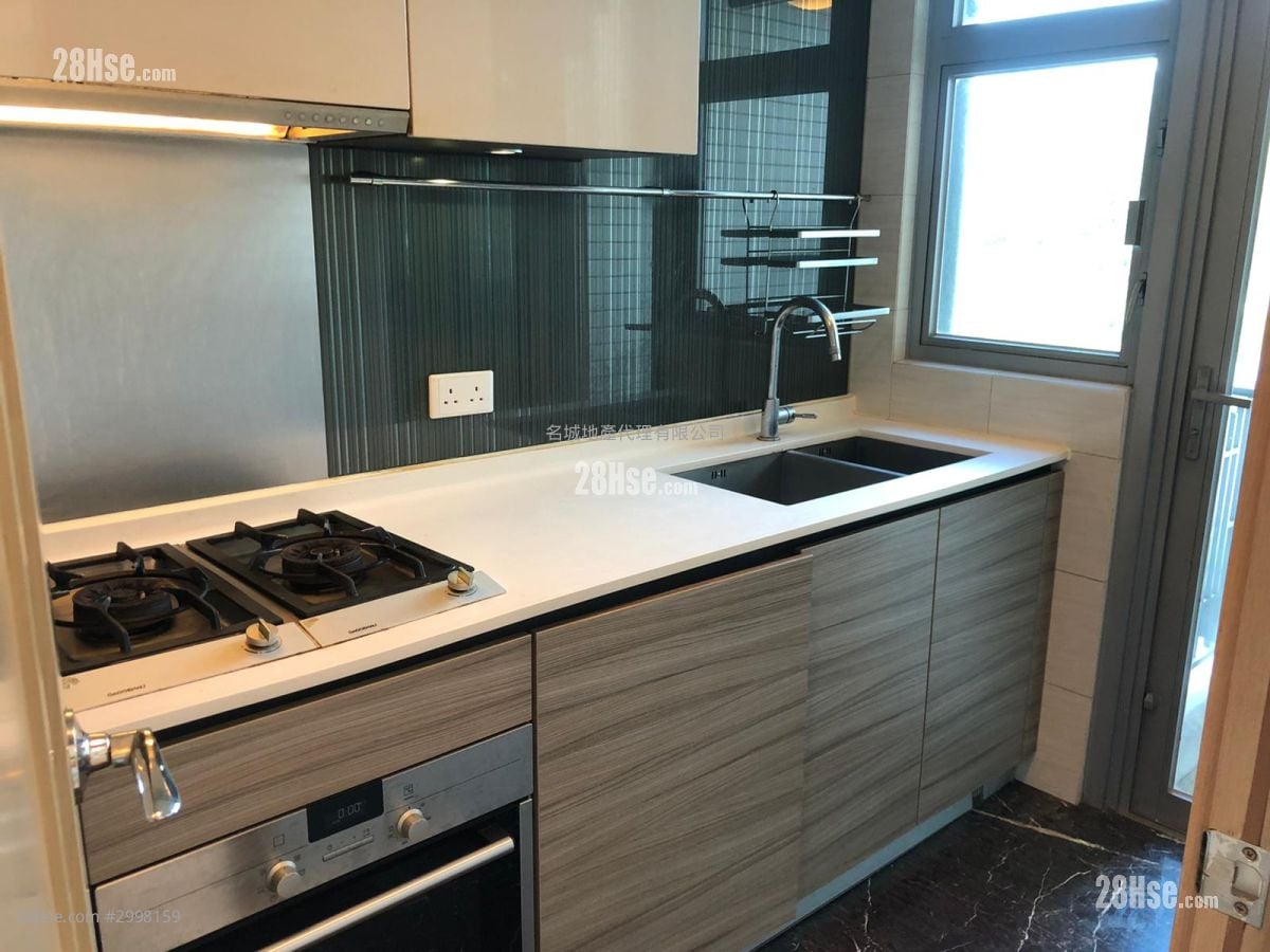 The Riverpark Rental 4 Bedrooms , 3 Bathrooms 737 ft²