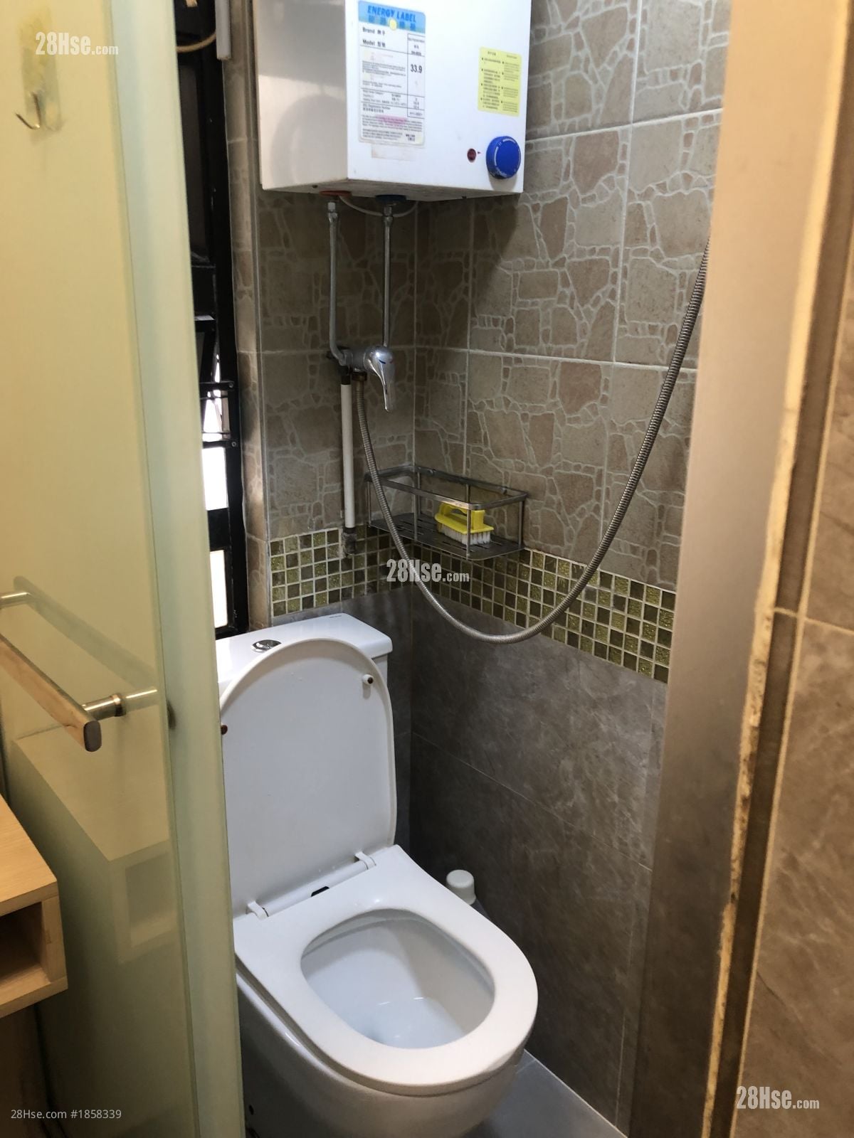 唐楼 租盘 1 房 , 1 浴室 120 平方尺