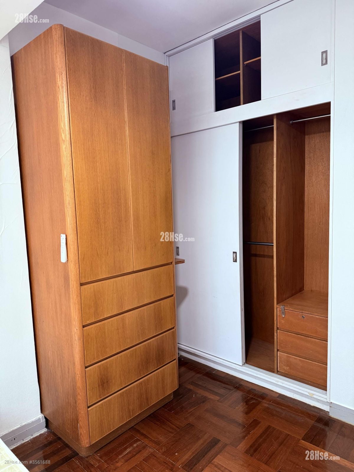 睡房 1: 希云大厦 租盘 4 房 , 2 浴室 880 平方尺