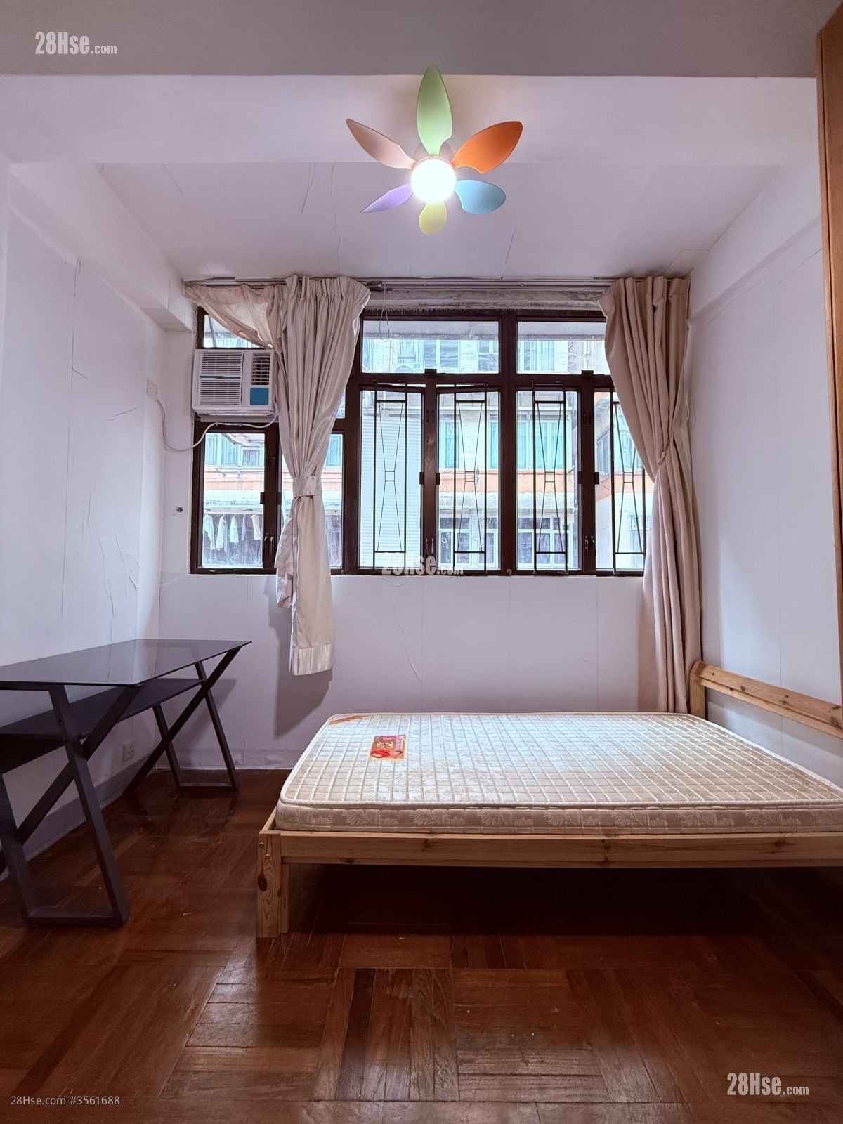 睡房 1: 希云大厦 租盘 4 房 , 2 浴室 880 平方尺